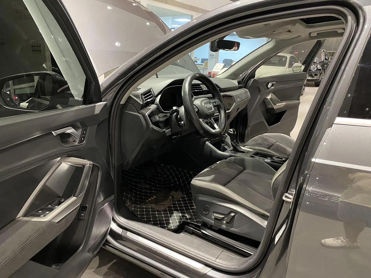 Audi 2022 Q3 1.4TFSI 35TFSI Aggressive Dynamic Automatic 4