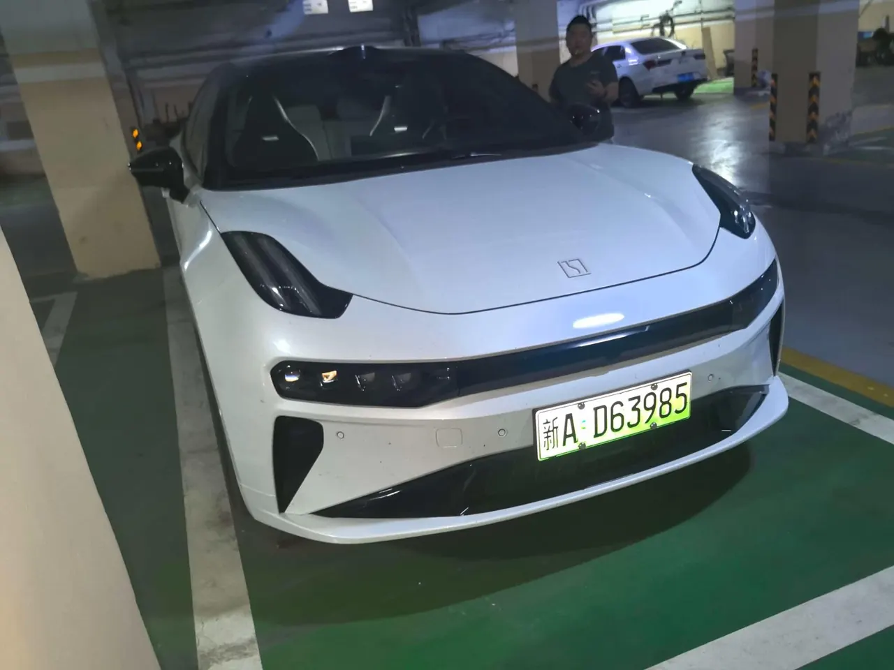 Zeekr 2024 Zeekr 001 WE Edition 95kWh Four-wheel Drive Automatic 2