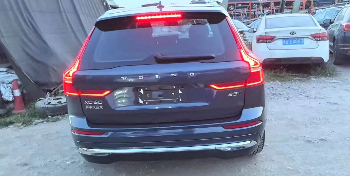 Volvo 2024 XC60 48V 2.0T B5 4-wheel-drive Zhiyi Deluxe Edition Automatic Gear 2