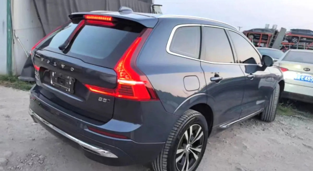Volvo 2024 XC60 48V 2.0T B5 4-wheel-drive Zhiyi Deluxe Edition Automatic Gear 3