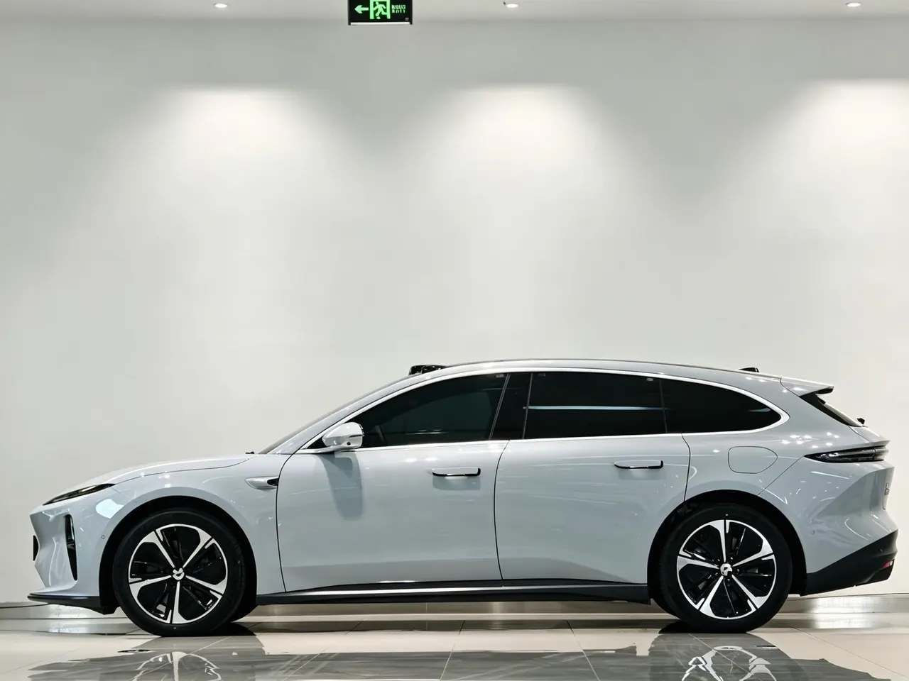 NIO 2024 ET5T 75kWh Touring automatic 3