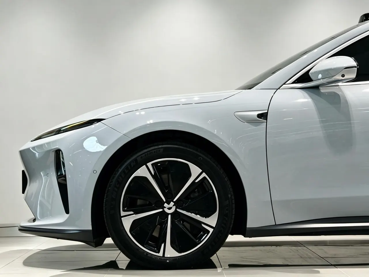 NIO 2024 ET5T 75kWh Touring automatic 4