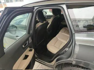 Volvo 2026 XC60 48V 2.0T B5 4WD Zhiyuan Sports Edition Automatic Gear 3