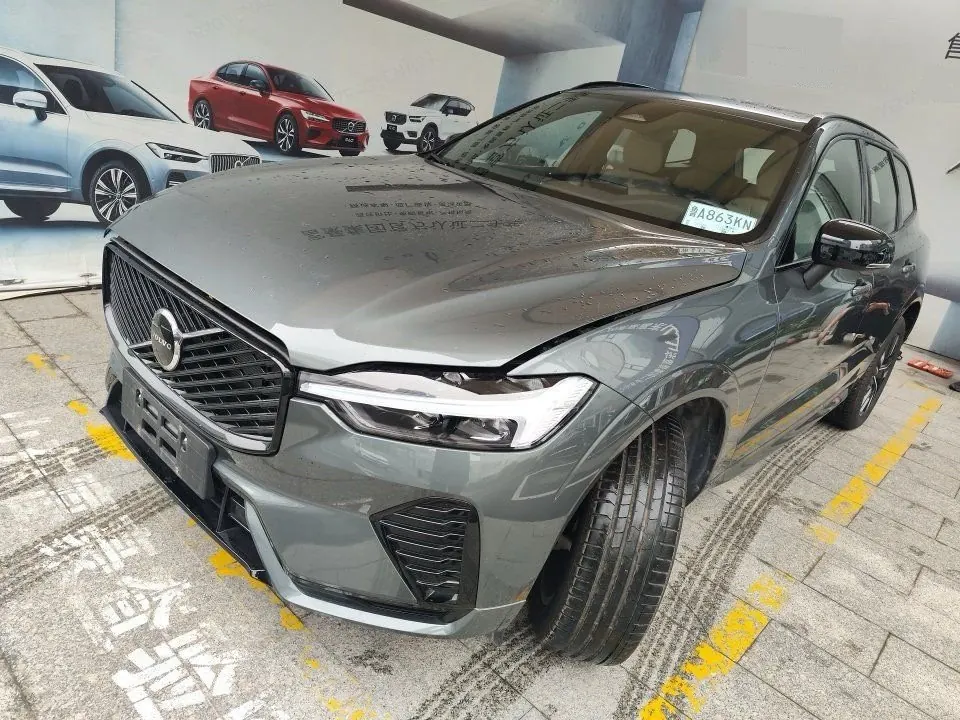 Volvo 2026 XC60 48V 2.0T B5 4WD Zhiyuan Sports Edition Automatic Gear 4