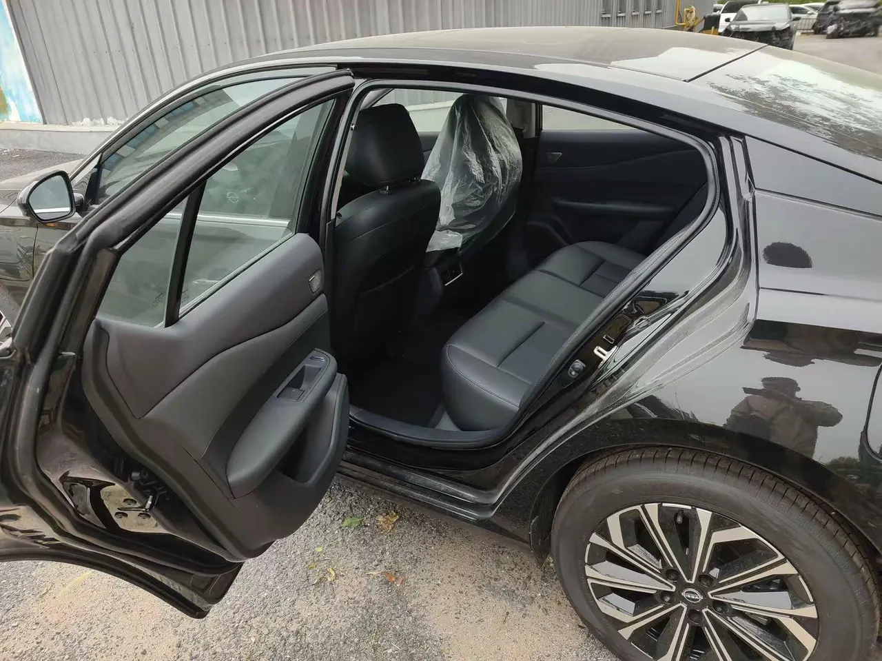 Nissan 2026 Teana 2.0 Stepless Hongmeng Cockpit Super Comfortable Automatic Gear 4