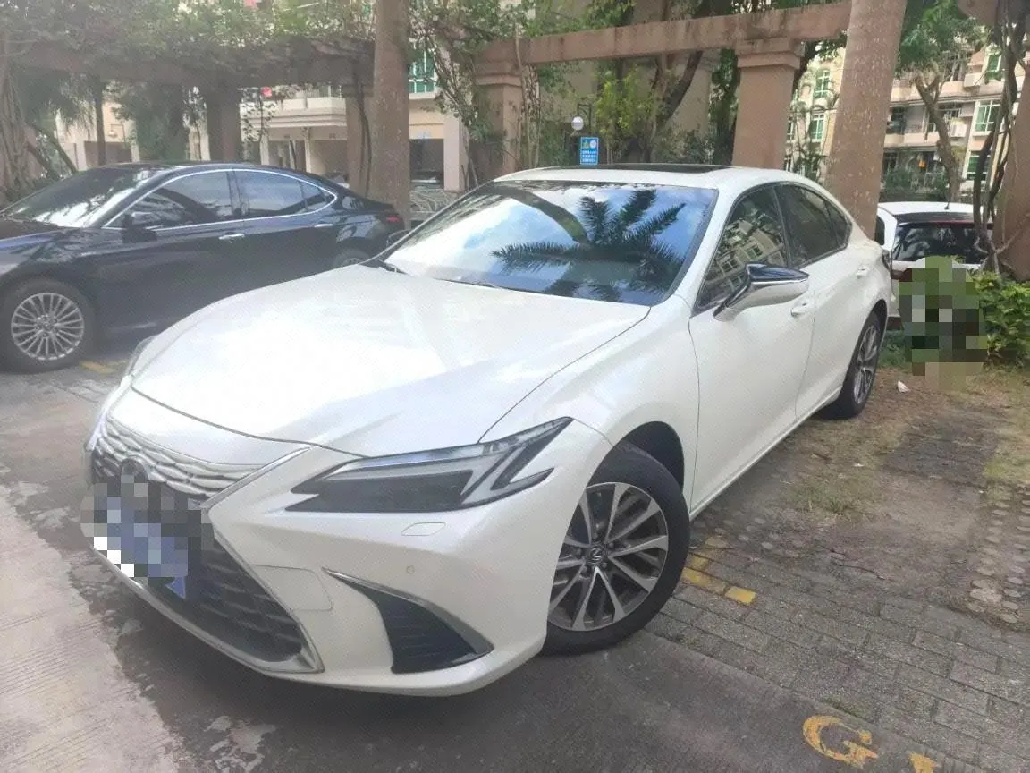Open image lightbox: Lexus ES (Imported) 2025 ES200 2.0 Stepless Edition Automatic Gear