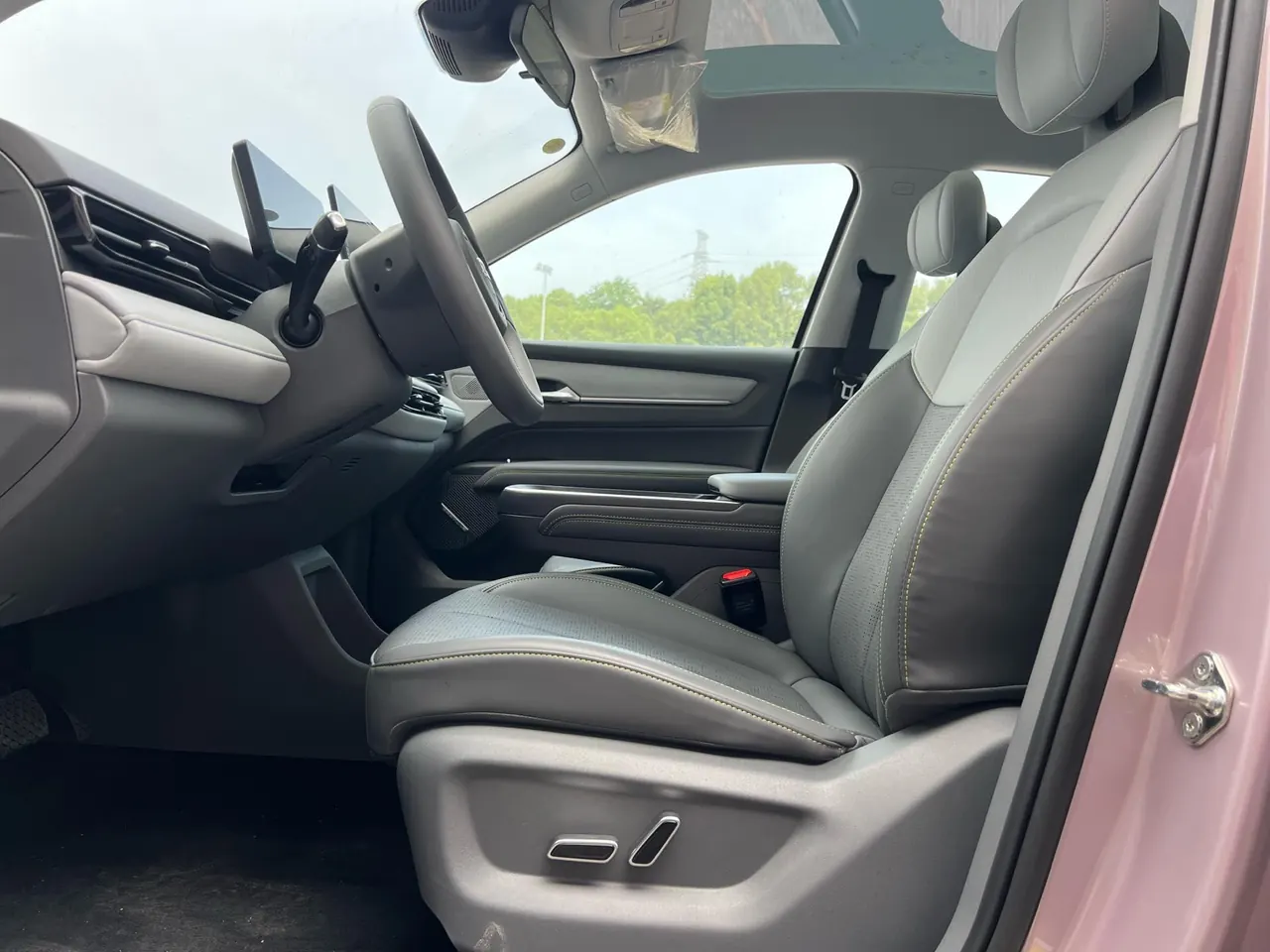 Bestune 2025 Yueyi 03 565km Premium Edition Automatic Gear 4