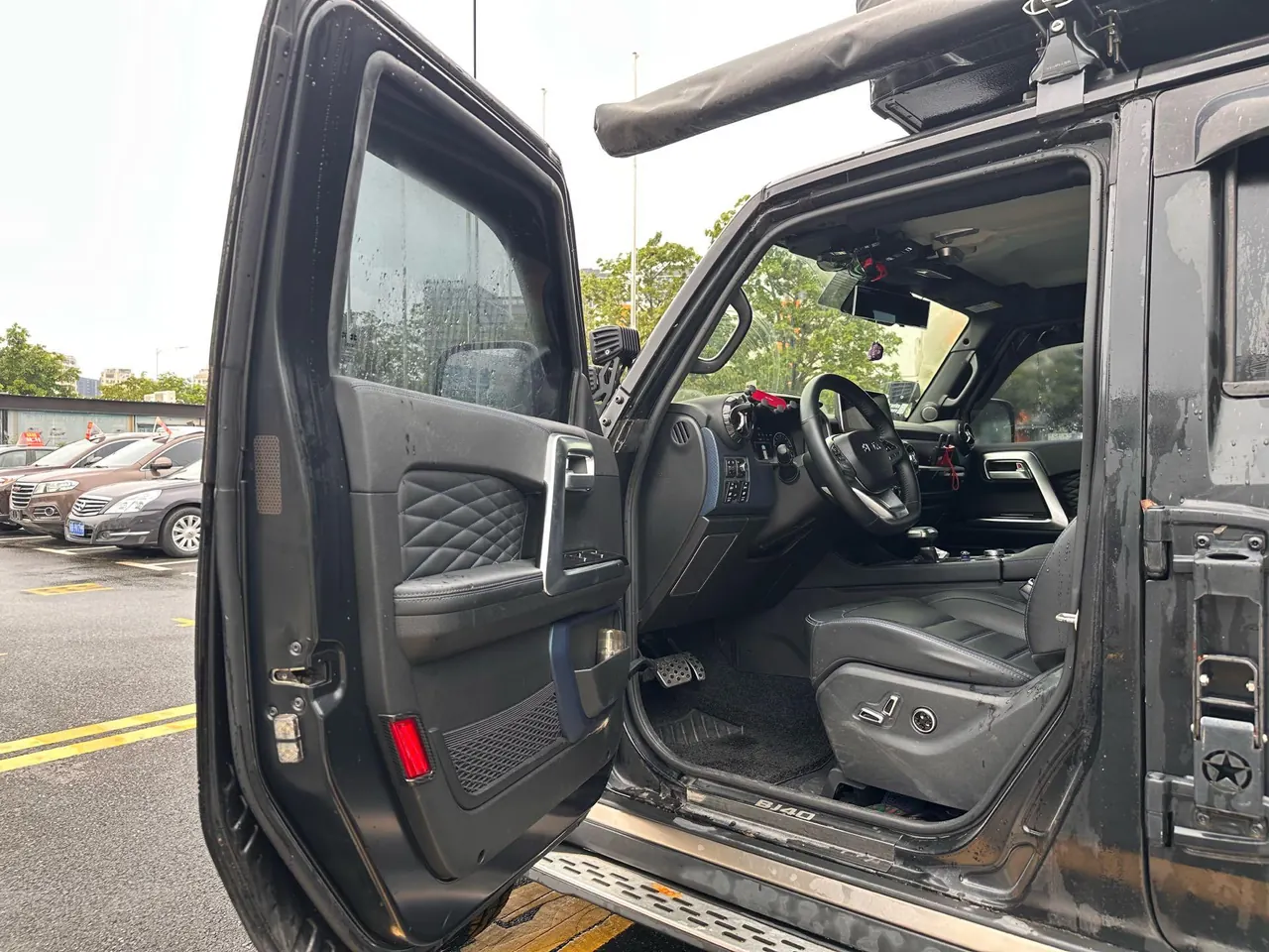 Beijing 2021 BJ40 2.0T four-wheel drive blade hero version chivalrous automatic gear 16