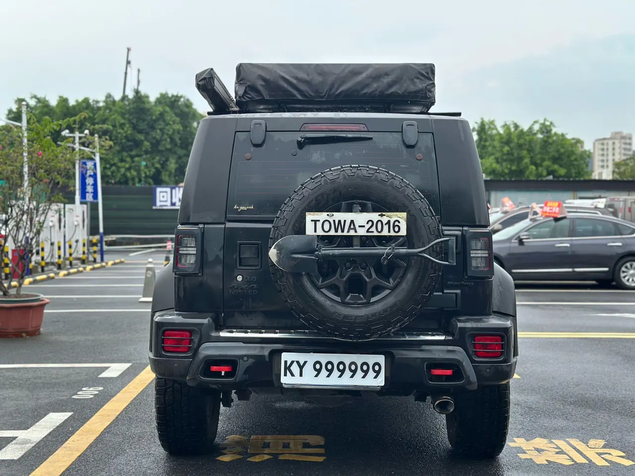 Beijing 2021 BJ40 2.0T four-wheel drive blade hero version chivalrous automatic gear 5