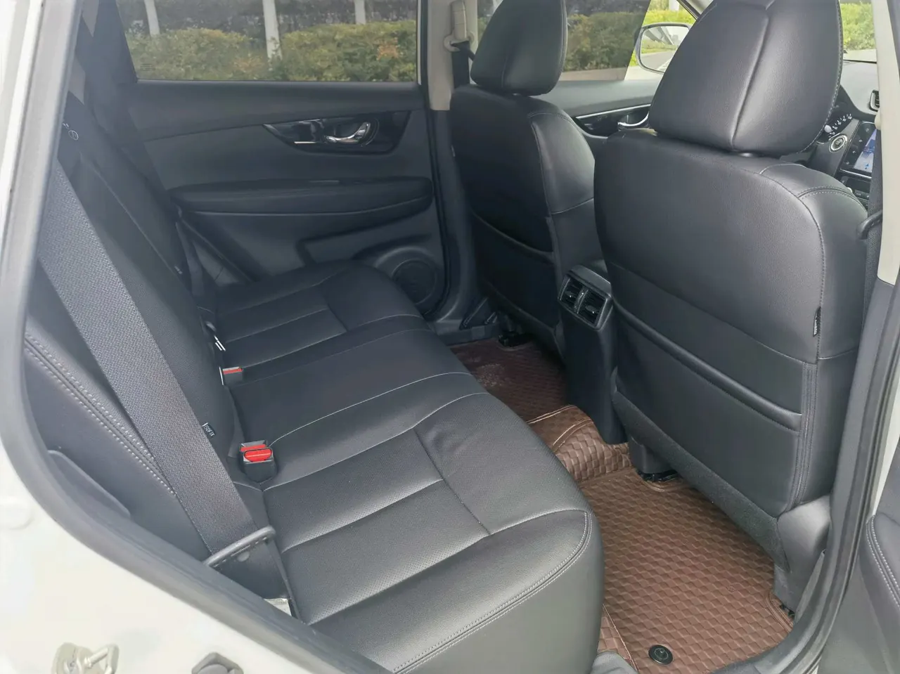 Nissan 2021 Qijun 2.0 stepless XL Premium two-wheel drive Zhilian exclusive version of automatic gear 4