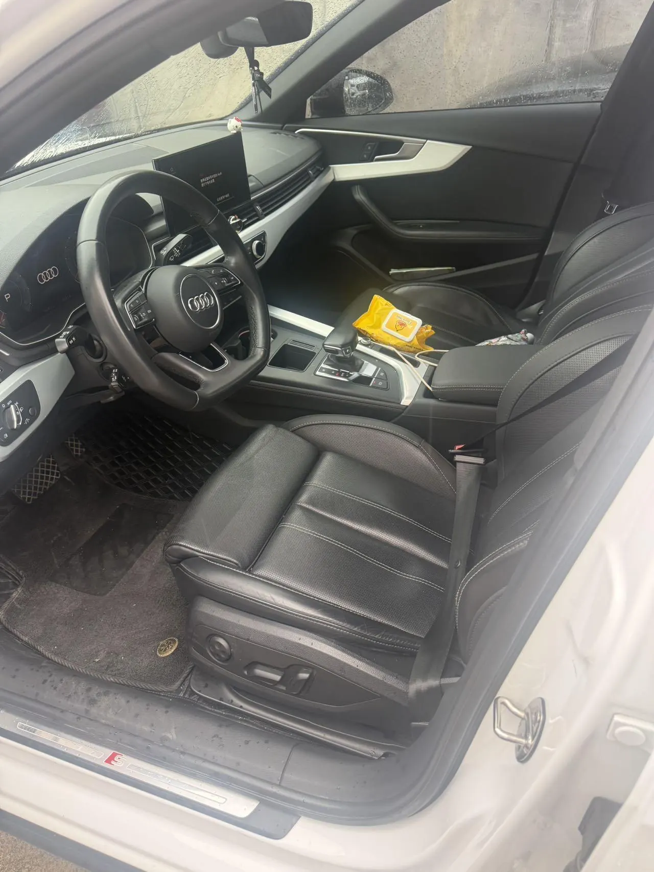 Audi 2020 A4L 2.0TFSI 40TFSI Deluxe Dynamic Automatic 3
