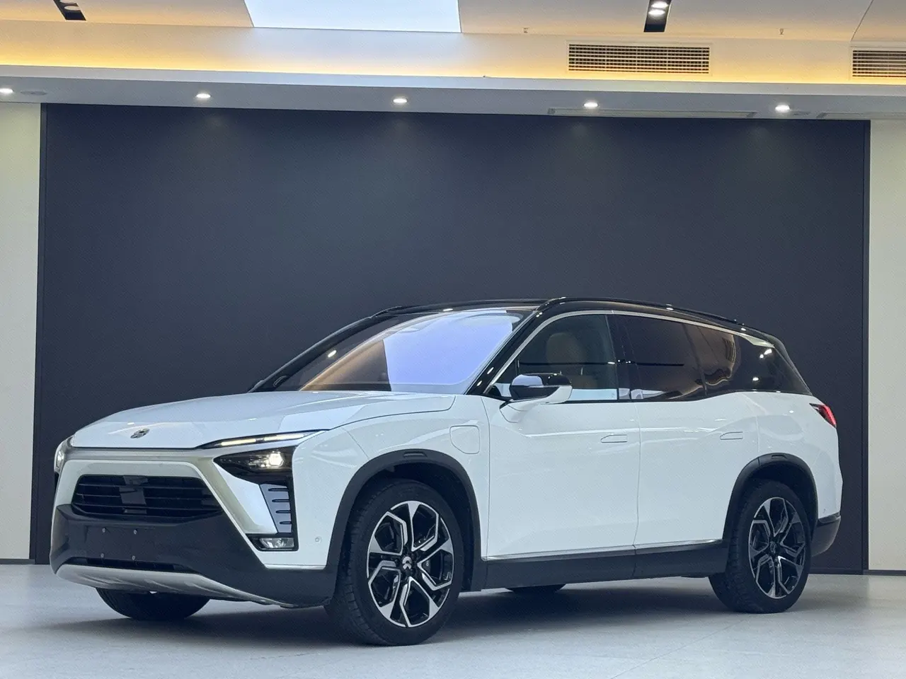 Open image lightbox: NIO 2020 ES8 Signature Edition 580KM 6-seat Automatic Gear