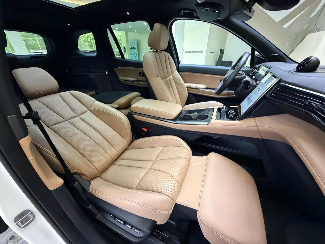 NIO 2020 ES8 Signature Edition 580KM 6-seat Automatic Gear 10
