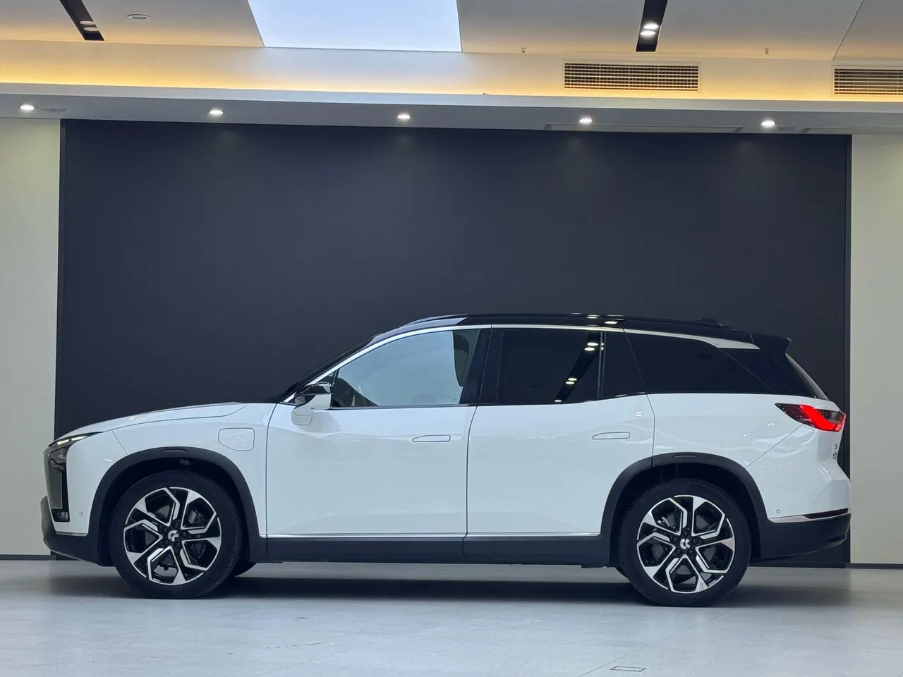 NIO 2020 ES8 Signature Edition 580KM 6-seat Automatic Gear 2