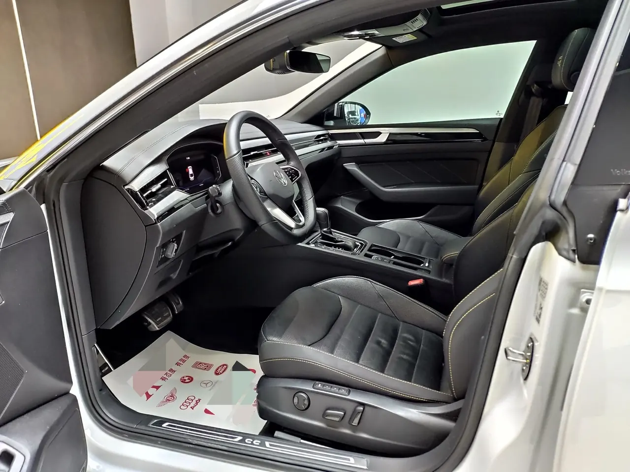 Volkswagen 2021 CC 2.0TSI 380TSI eye-catching automatic gear 4