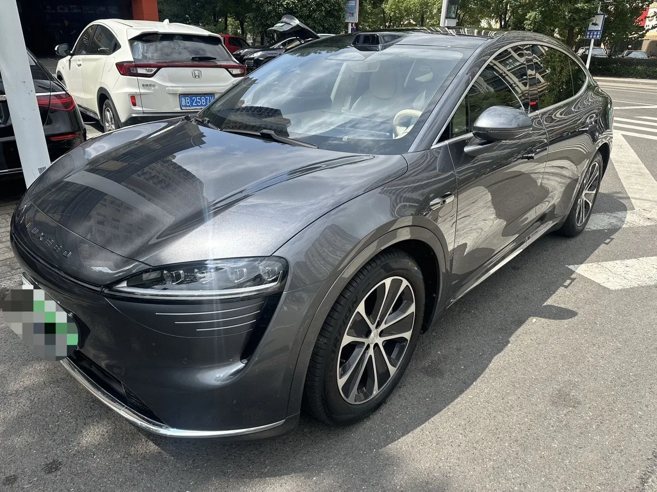 Open image lightbox: Intellectual 2024 R 7 802km Max Automatic Gear