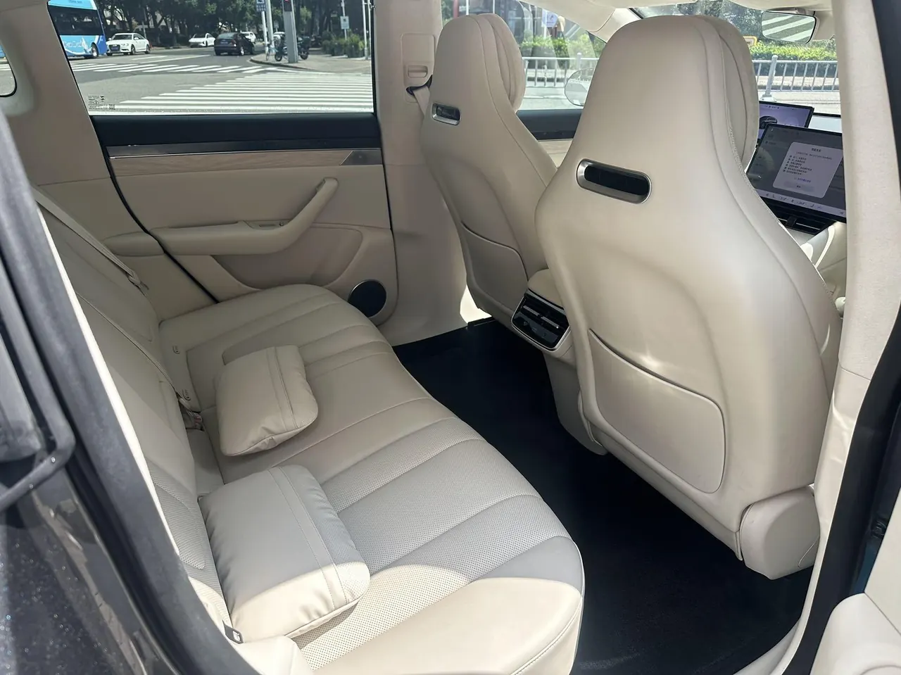 Intellectual 2024 R 7 802km Max Automatic Gear 4