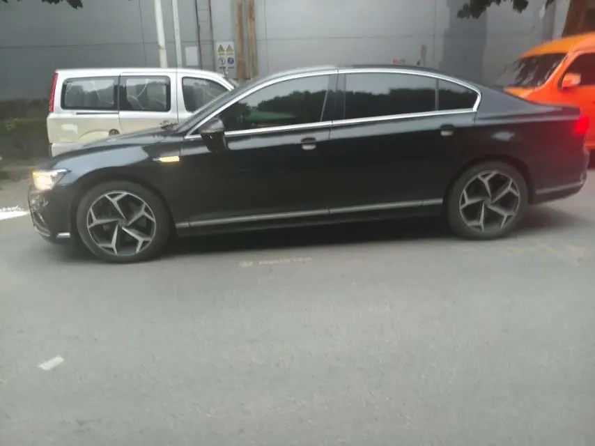 Volkswagen 2024 Magotan 2.0TSI 330TSI 2 million luxury automatic gear 2
