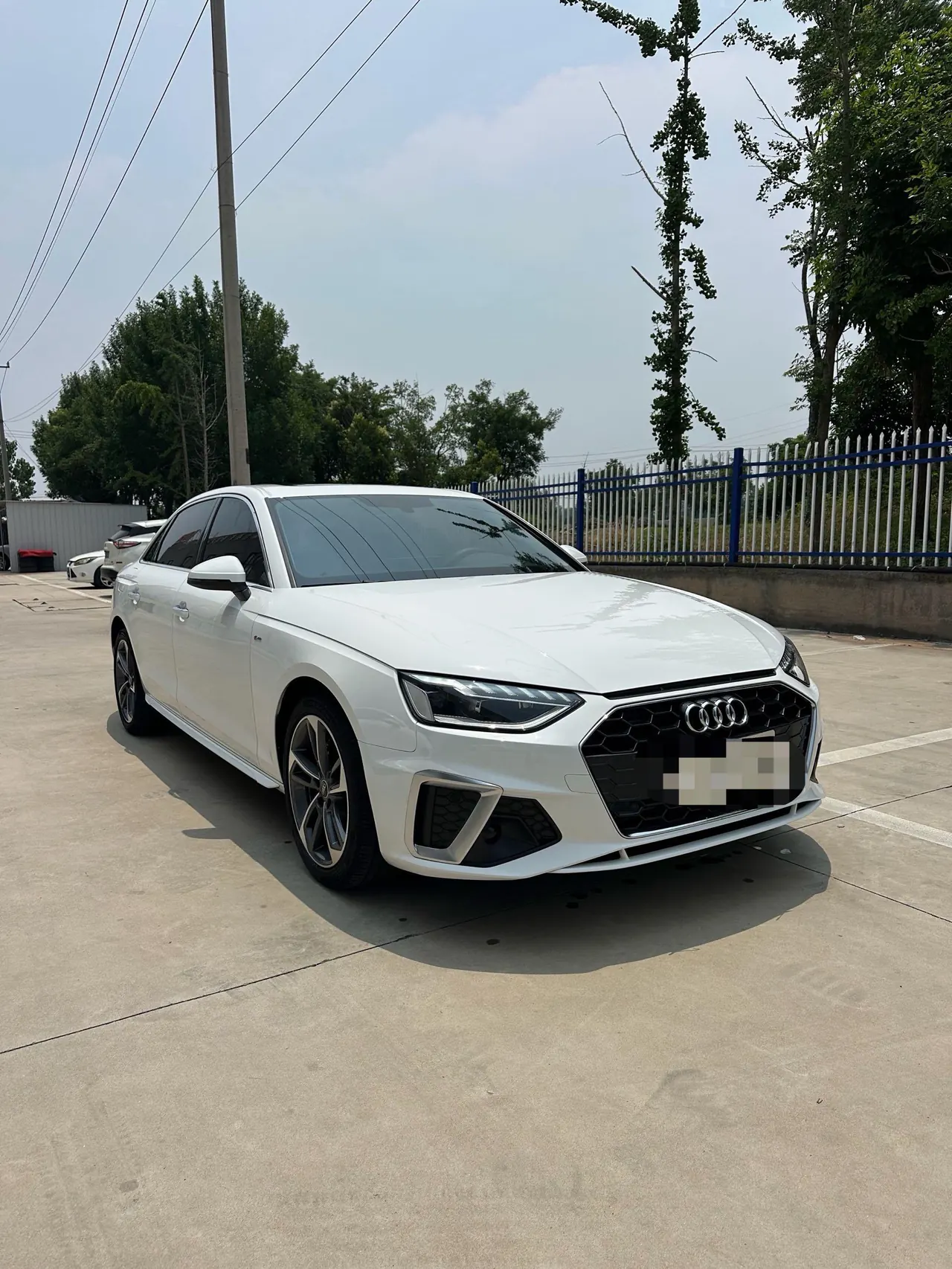 Audi 2024 A4L 2.0TFSI 40TFSI Fashion Dynamic Automatic 2