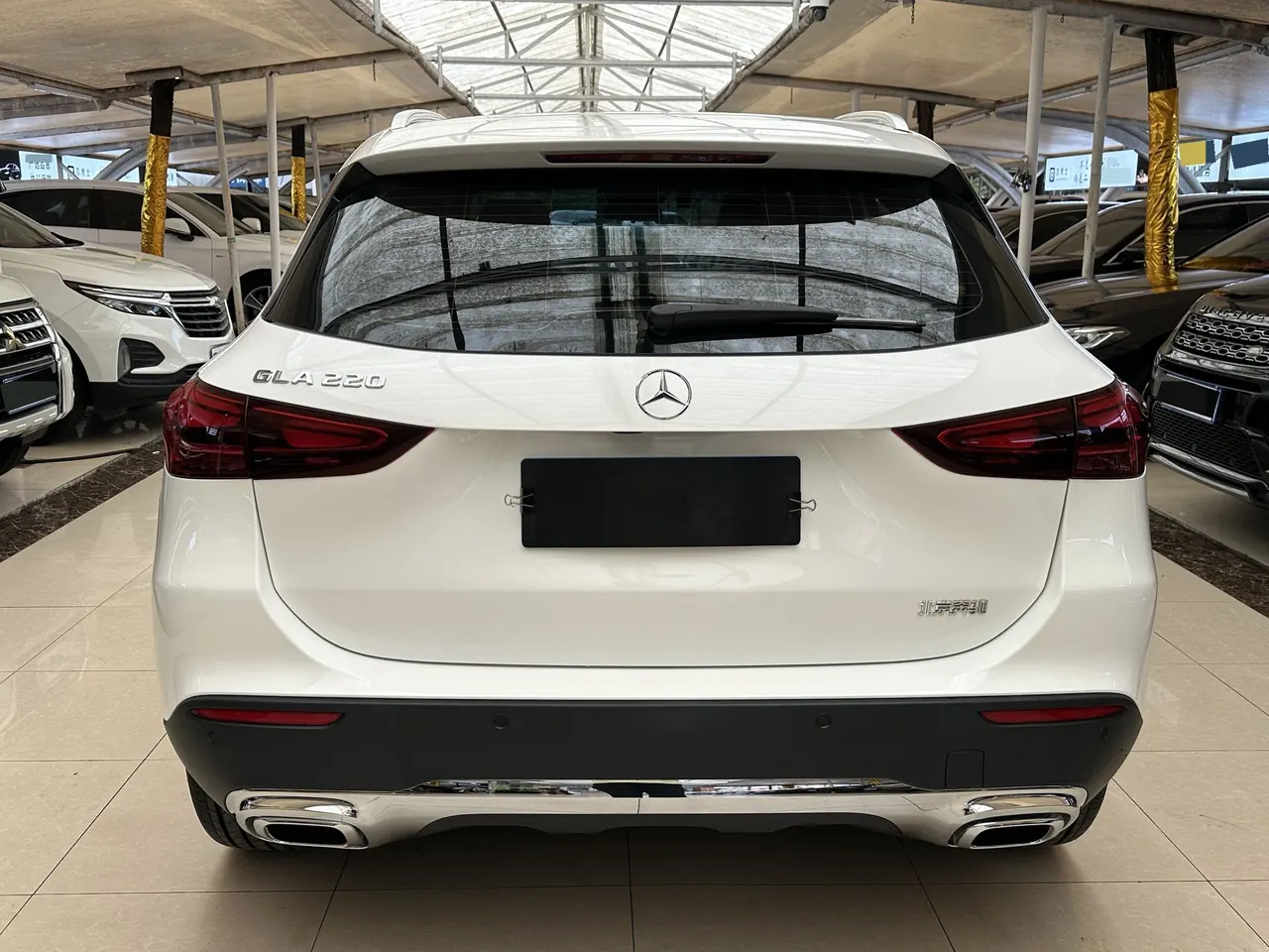 Mercedes Benz 2024 GLA 220 2.0T automatic gear 4