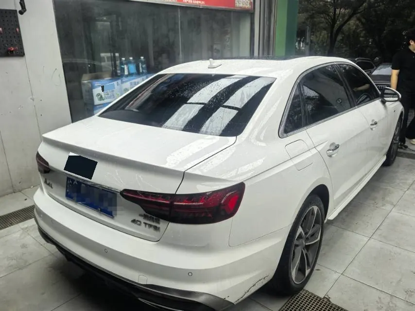 Audi 2020 A4L 2.0TFSI 40TFSI Fashion Dynamic Automatic 2