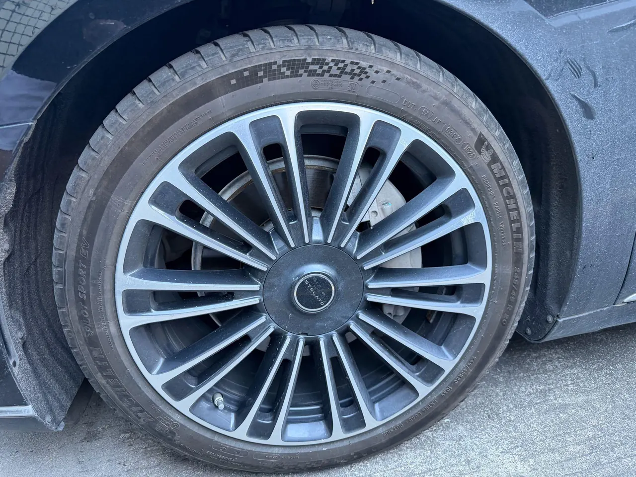 Luxeed 2024 S9 Ultra 4-wheel drive flagship automatic gear 7