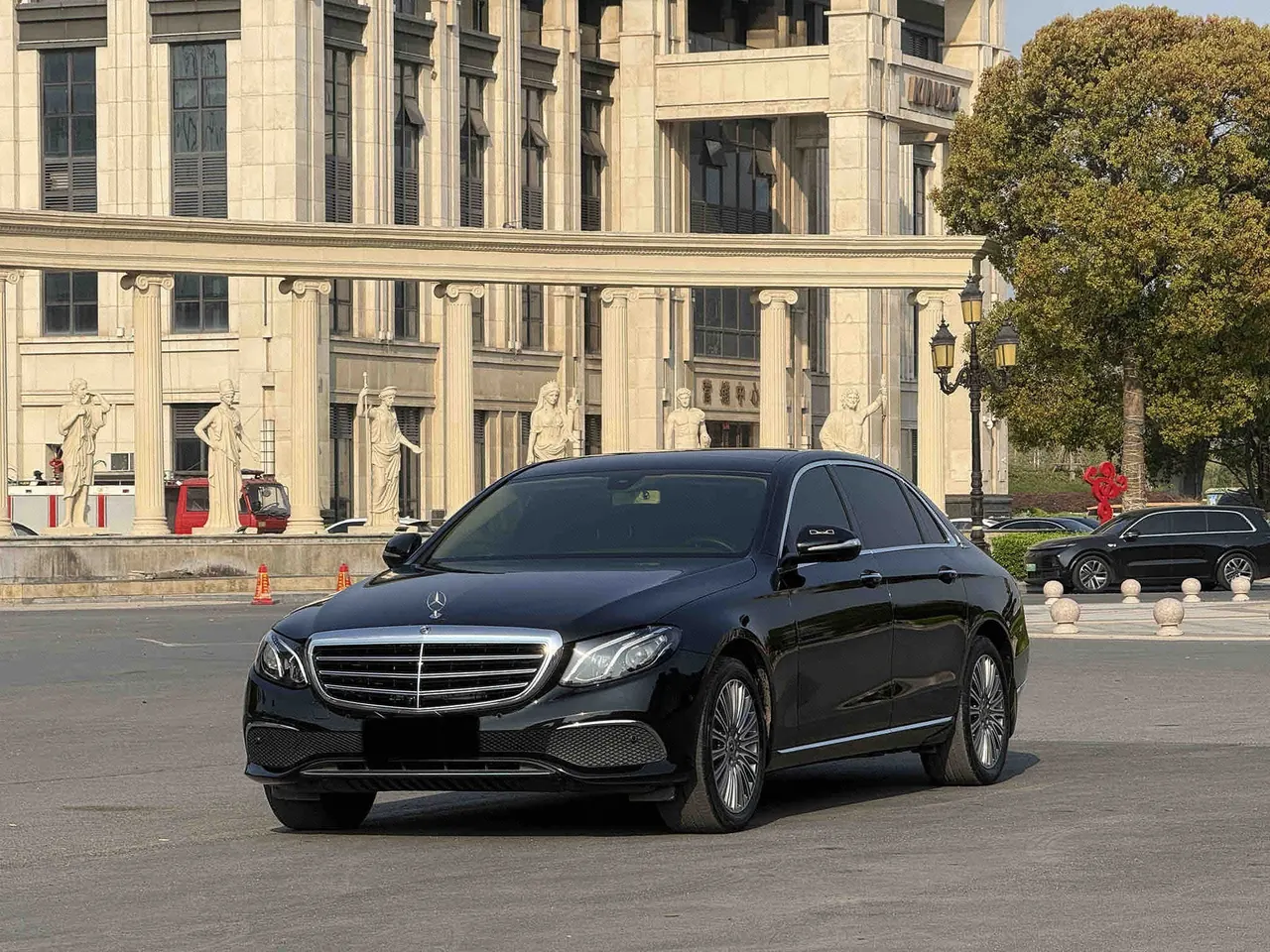Открыть галерею: Mercedes Benz E-Class 2020 E 300 L 2.0T Fashion Automatic Gear