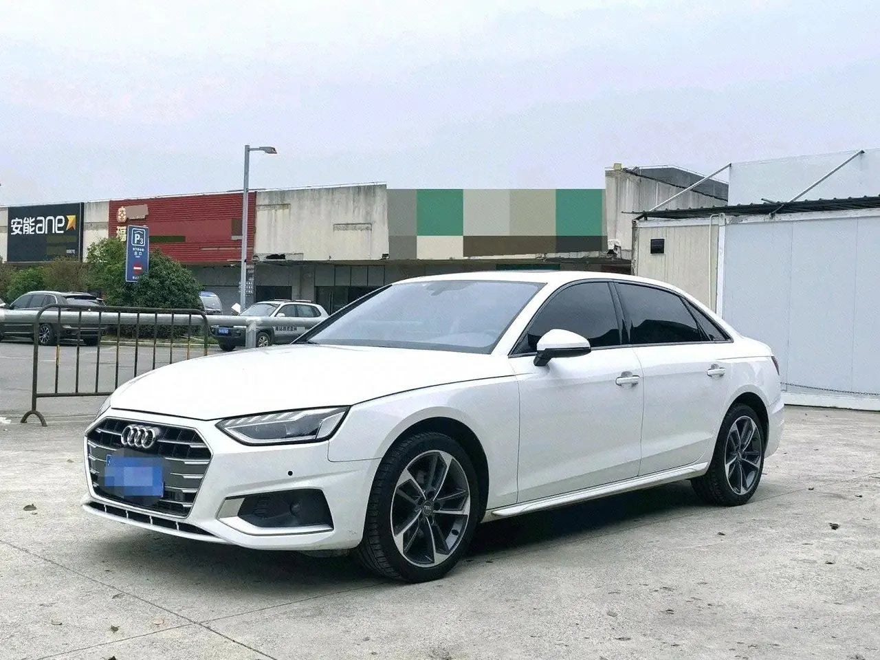 Открыть галерею: Audi 2020 A4L 2.0TFSI 40TFSI Fashion Elegant Automatic