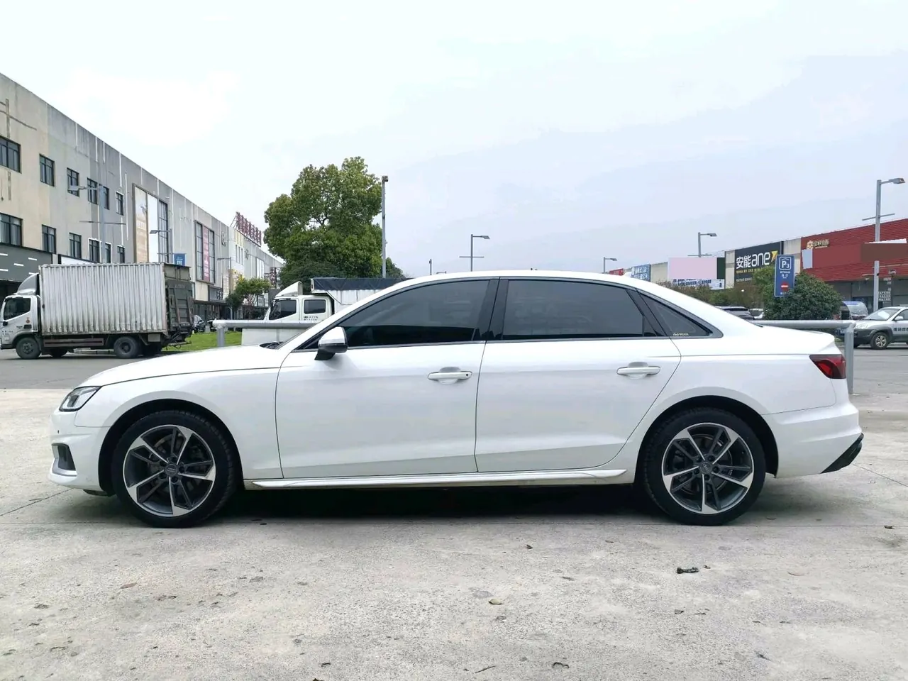 Audi 2020 A4L 2.0TFSI 40TFSI Fashion Elegant Automatic 6