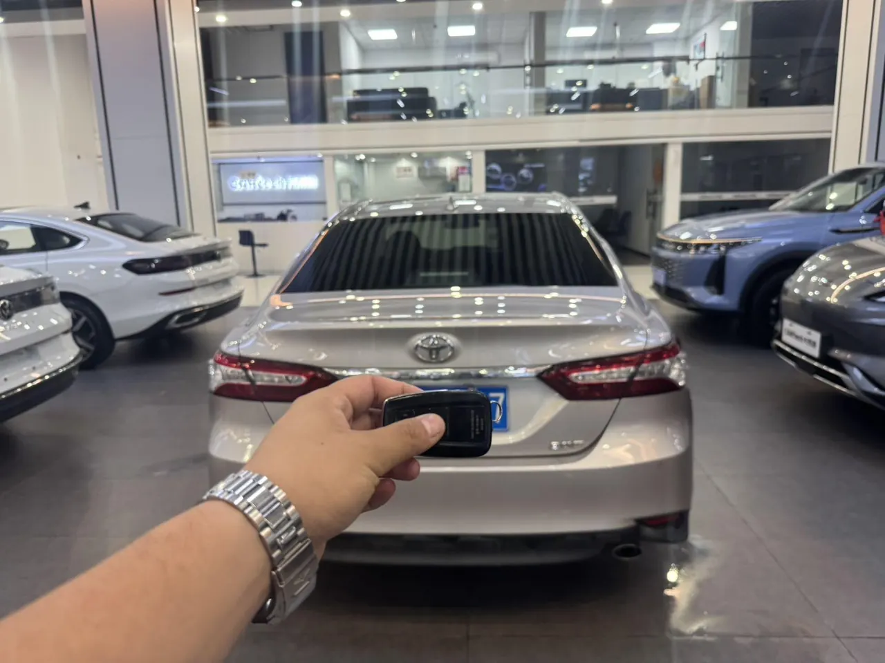 Toyota 2021 Camry 2.0G Stepless Deluxe Edition Automatic Gear 5