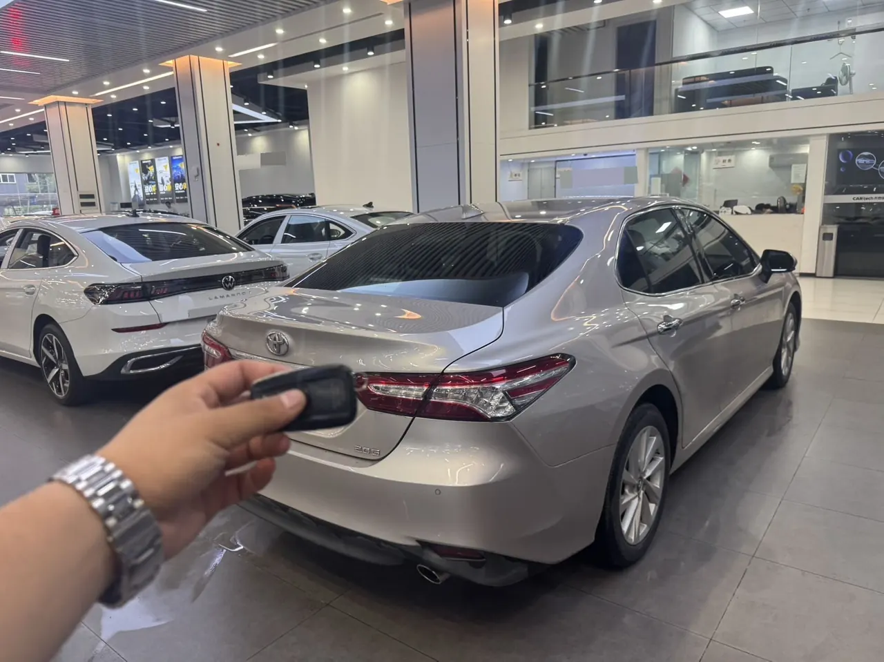 Toyota 2021 Camry 2.0G Stepless Deluxe Edition Automatic Gear 6