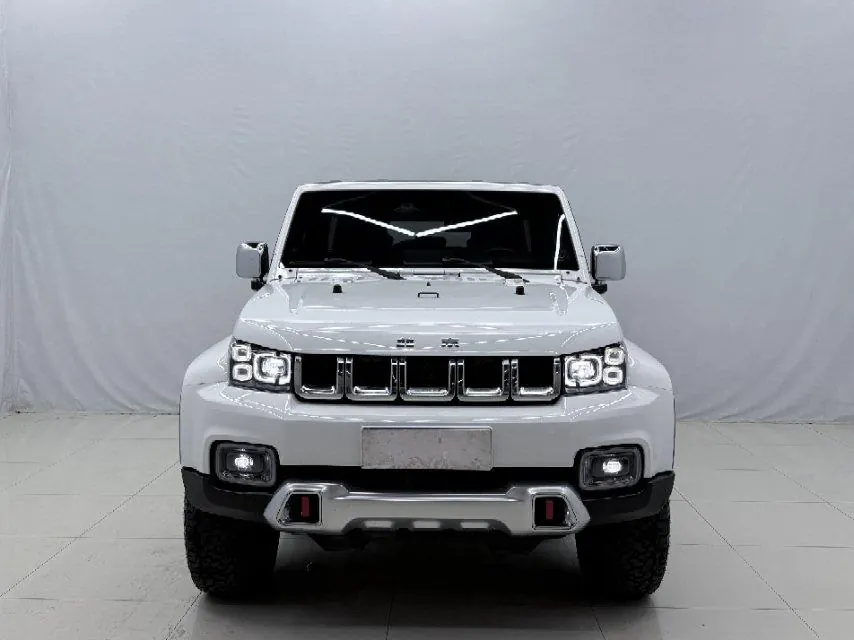Beijing 2020 BJ40 2.0T 4-wheel drive city hunter version chivalrous automatic gear 2