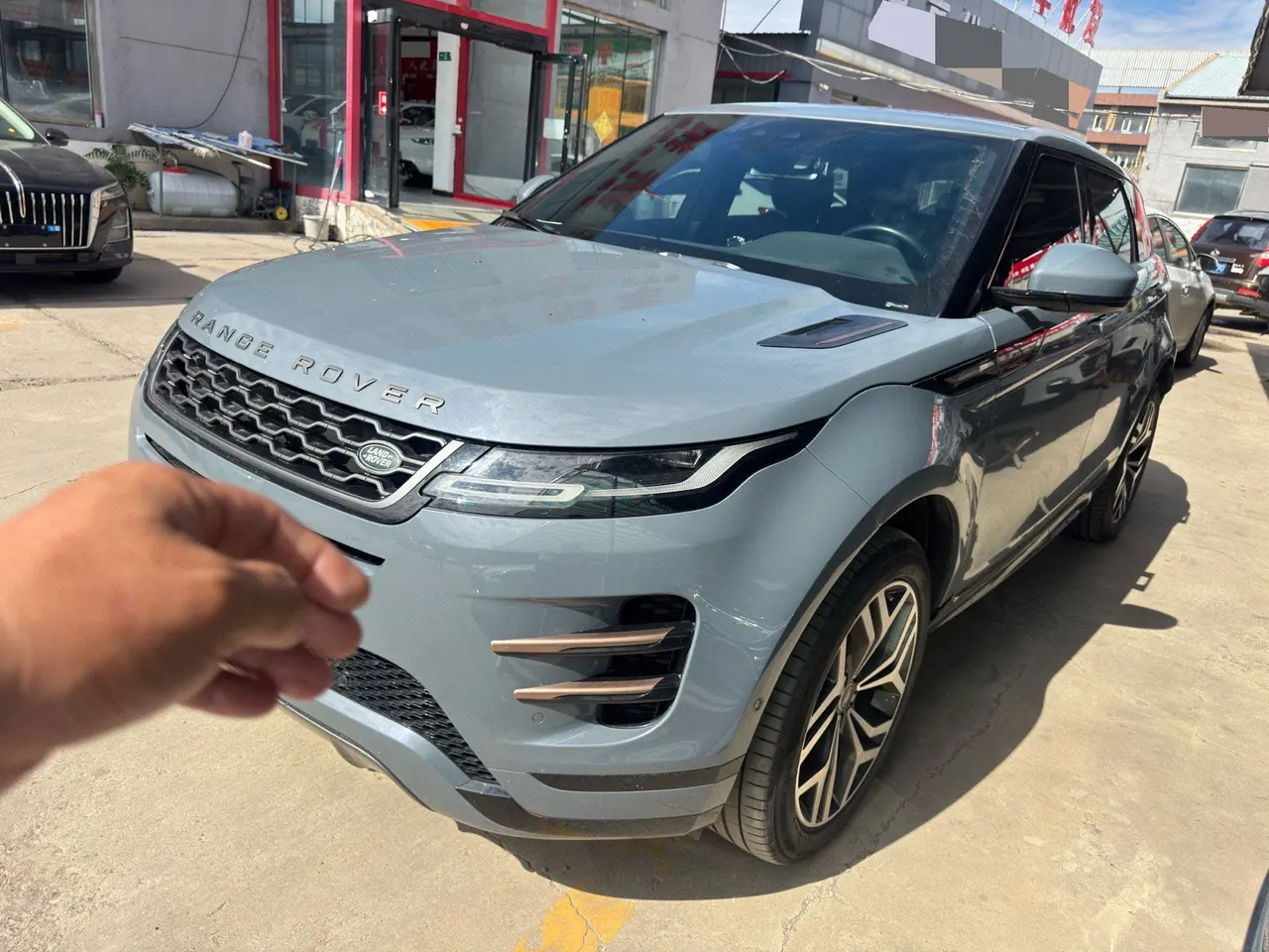 Открыть галерею: Land Rover 2020 Range Rover Evoque 48V 2.0T 249PS R-DYNAMIC S Sports Edition Automatic Gear