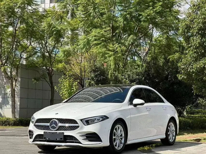 打开图片灯箱:Mercedes Benz Class A 2020 A 200 L 1.3T Fashion (Modified) Automatic Gear