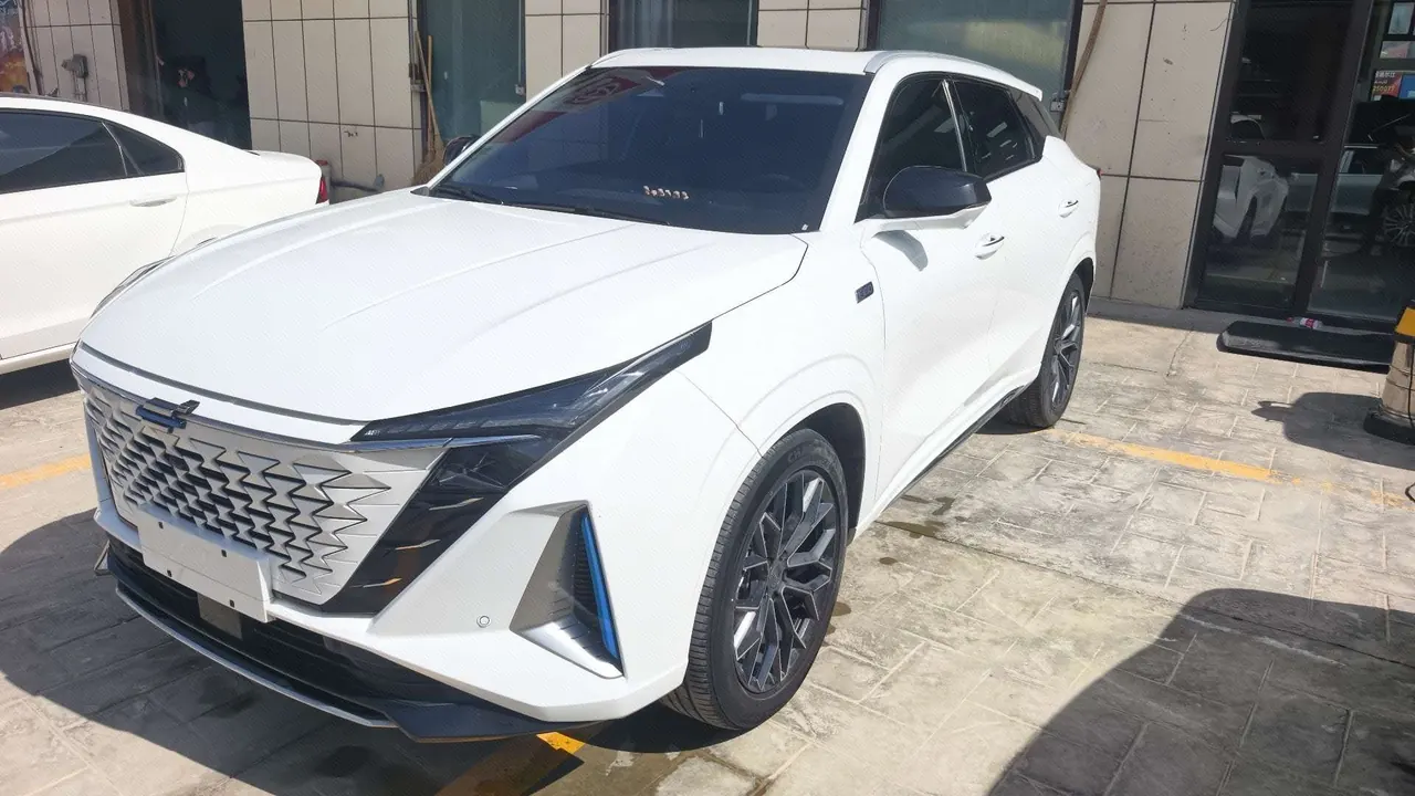 Open image lightbox: Oshan 2023 Z6 iDD 1.5T Triple Clutch 150KM Flagship PLUS Automatic