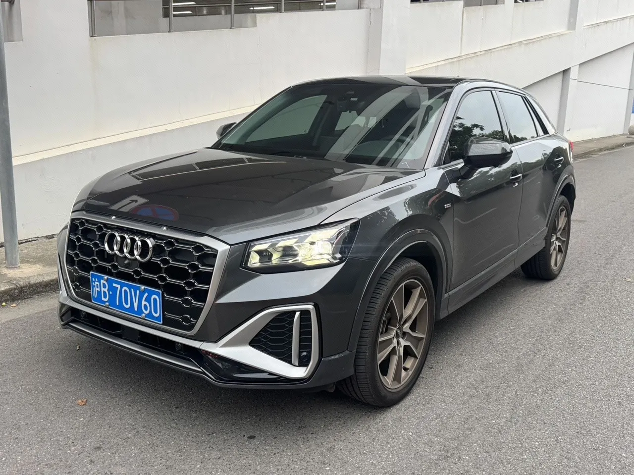 Открыть галерею: Audi 2022 Q2L 1.4TFSI 35TFSI Fashion Dynamic Automatic