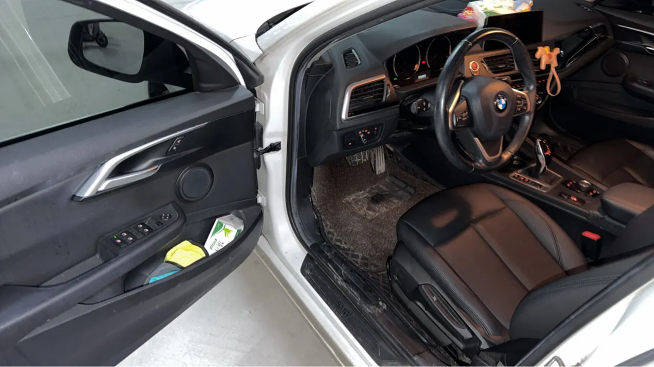 BMW 1 Series 2020 120i 1.5T Fashion Automatic 3