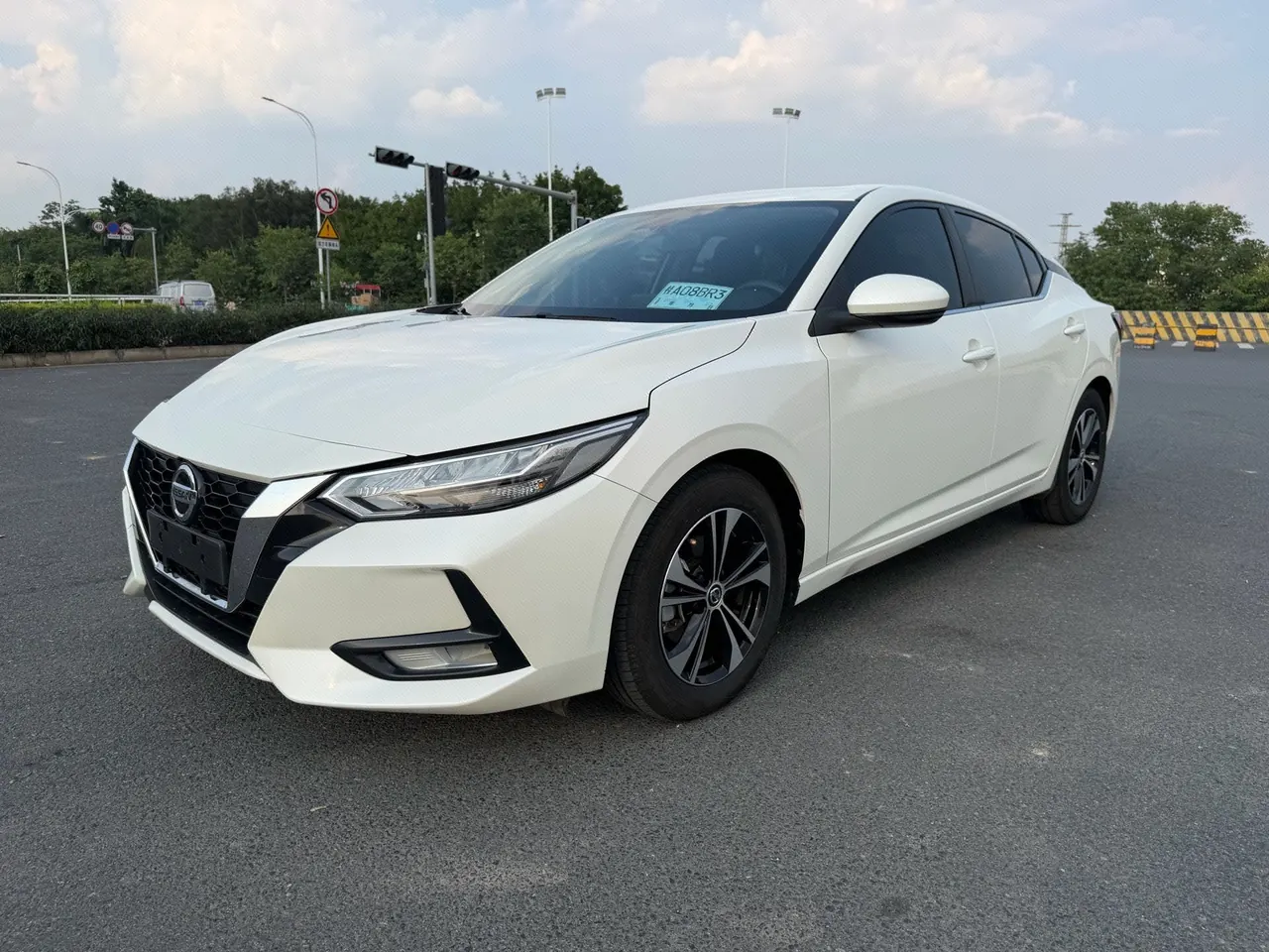 Open image lightbox: Nissan 2022 Sylphy 1.6 Stepless XL Pleasant Edition Automatic Gear