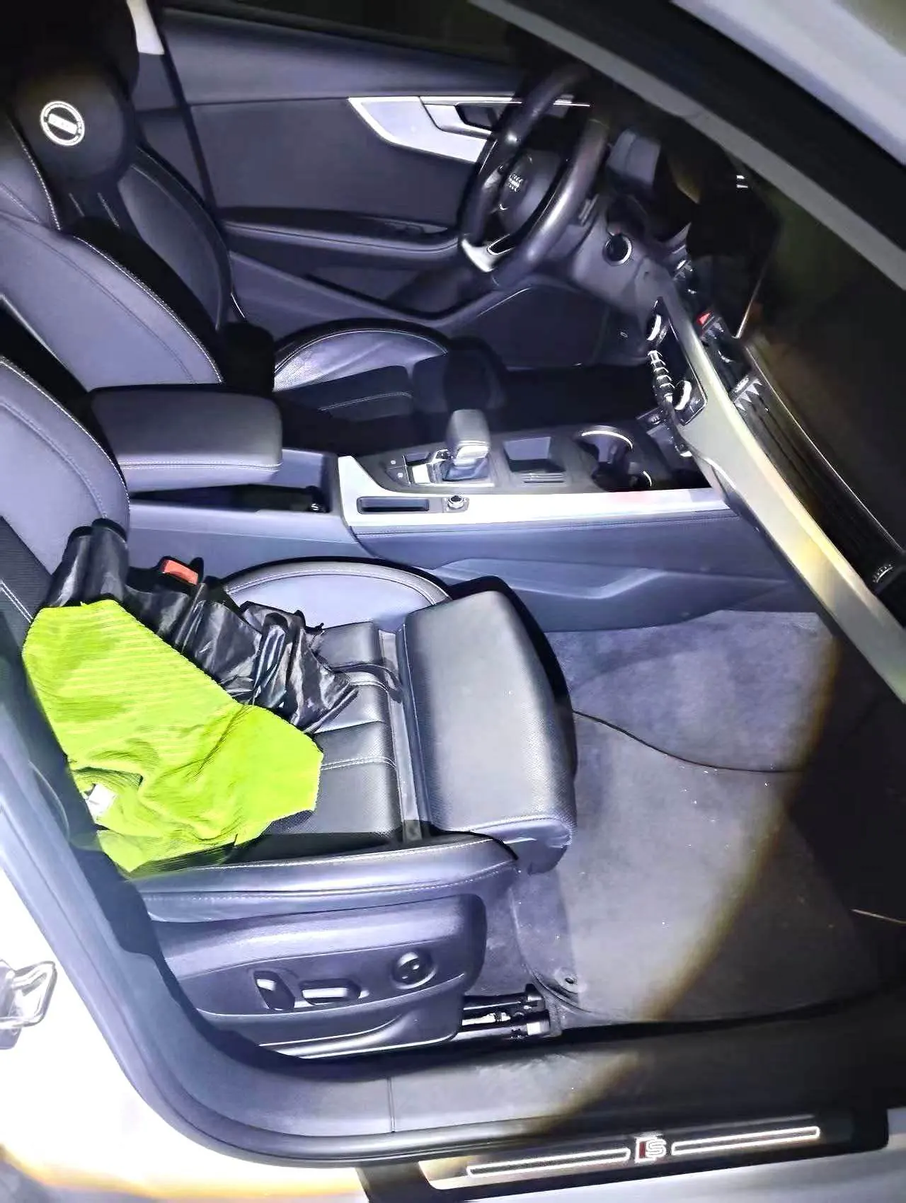 Audi 2020 A4L 2.0TFSI 40TFSI Deluxe Dynamic Automatic 3