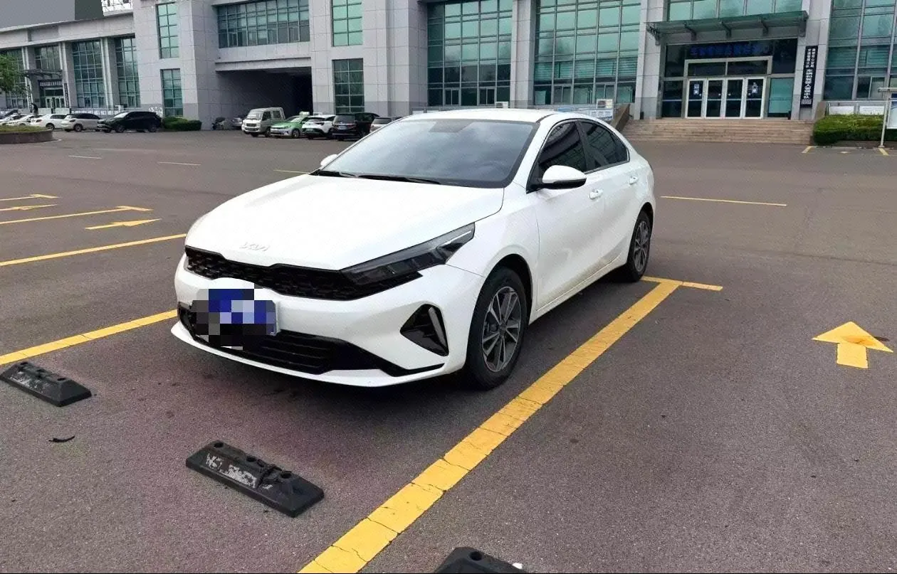 Open image lightbox: Kia 2023 K3 1.5 Stepless Comfort Edition Automatic Gear