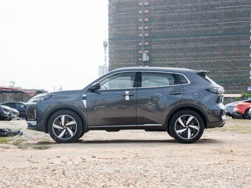 ChangAn 2025 CS55 PLUS 1.5T Blue Whale Edition 500Bar Honorable Automatic Gear 5