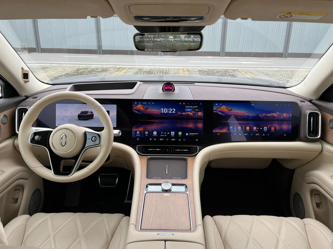 AITO 2025 AITO M9 extended range Ultra version 52kWh6 seat version automatic gear 5