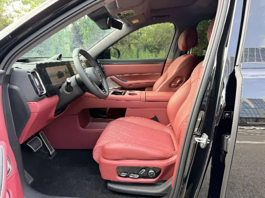AITO 2025 AITO M8 Ultra 53.4kWh 5-seat automatic gear 6