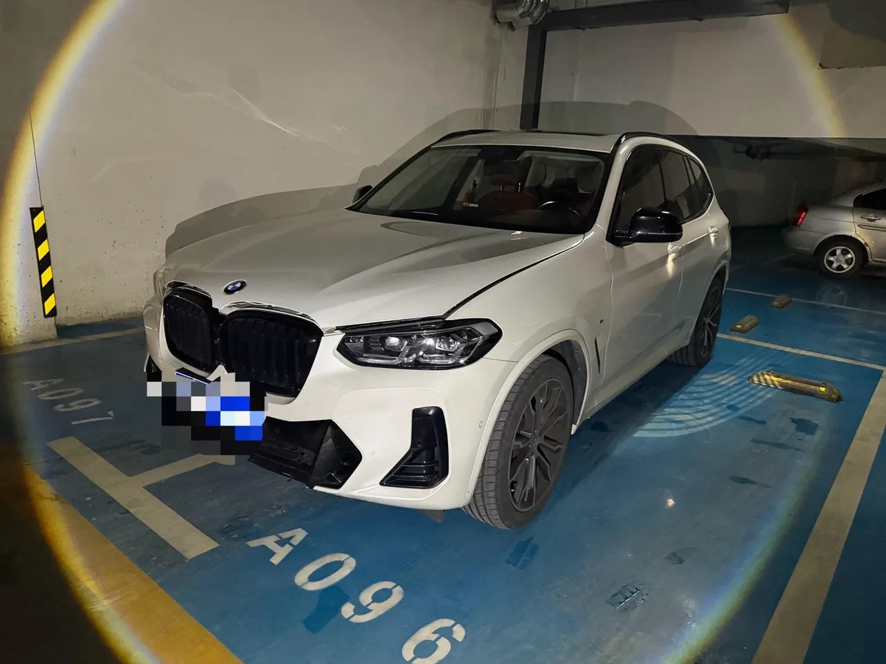 打开图片灯箱:BMW 2023 X3 xDrive30i 2.0T Leading M Obsidian Night Kit (Changed) Automatic Gear