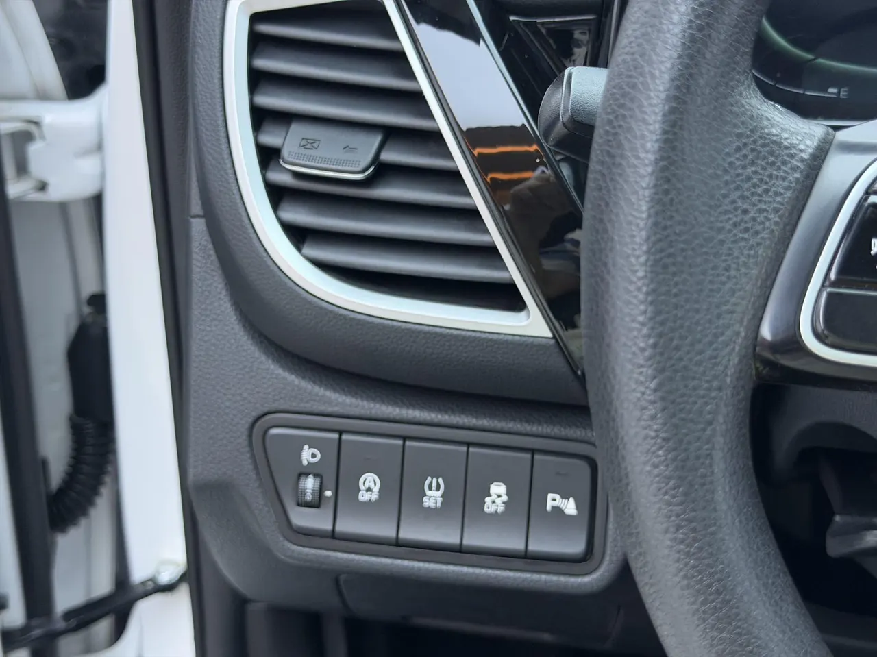 Kia 2023 Setus 1.5 Stepless Deluxe Edition Automatic Transmission 8