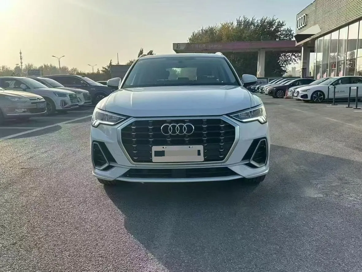 Audi 2023 Q3 2.0TFSI 40TFSI Fashion Dynamic Automatic 2