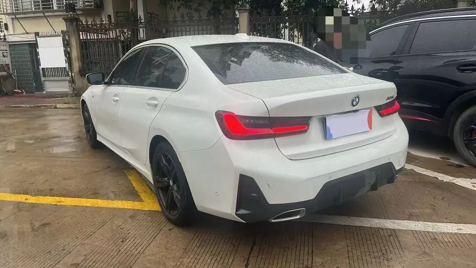 BMW 3 Series 2023 325i 2.0T M Sports Suit Automatic Gear 2