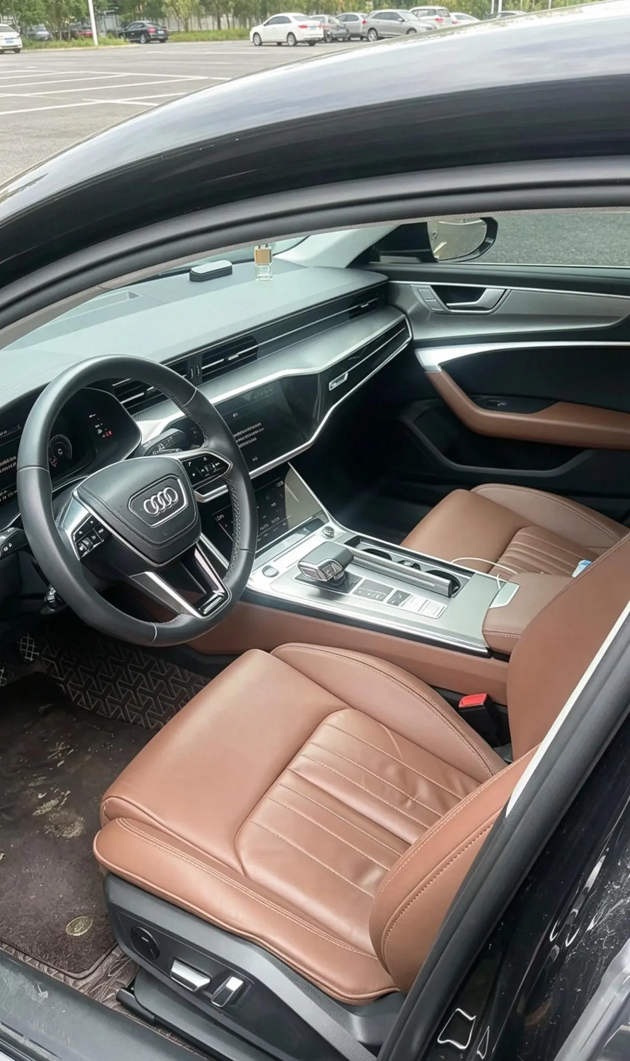 Audi 2023 A6L 2.0TFSI 40TFSI Deluxe Elegant Automatic 2