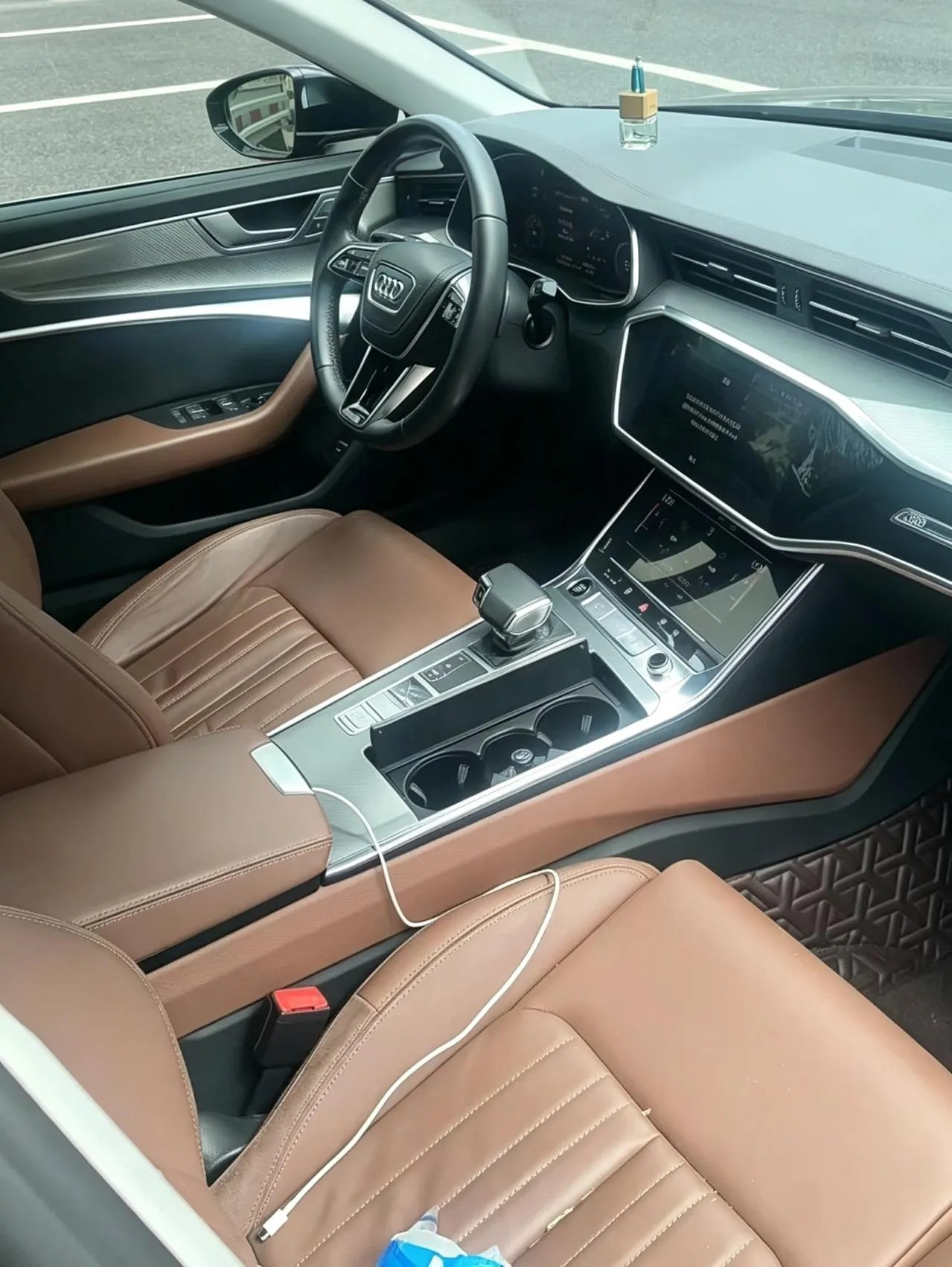 Audi 2023 A6L 2.0TFSI 40TFSI Deluxe Elegant Automatic 3