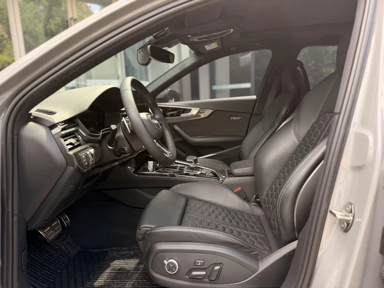 Audi RS4 (Imported) 2023 RS4 Avant 2.9TFSI Obsidian Edition Automatic Gear 15